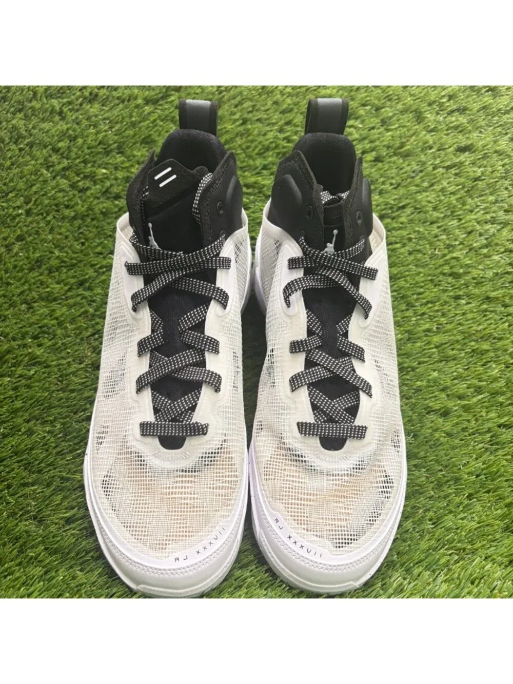 Air Jordan XXXVII 37 Mens Size 9 White Black Basketball Running Shoes Sneakers